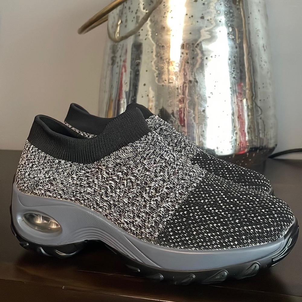 T-shoes walkers